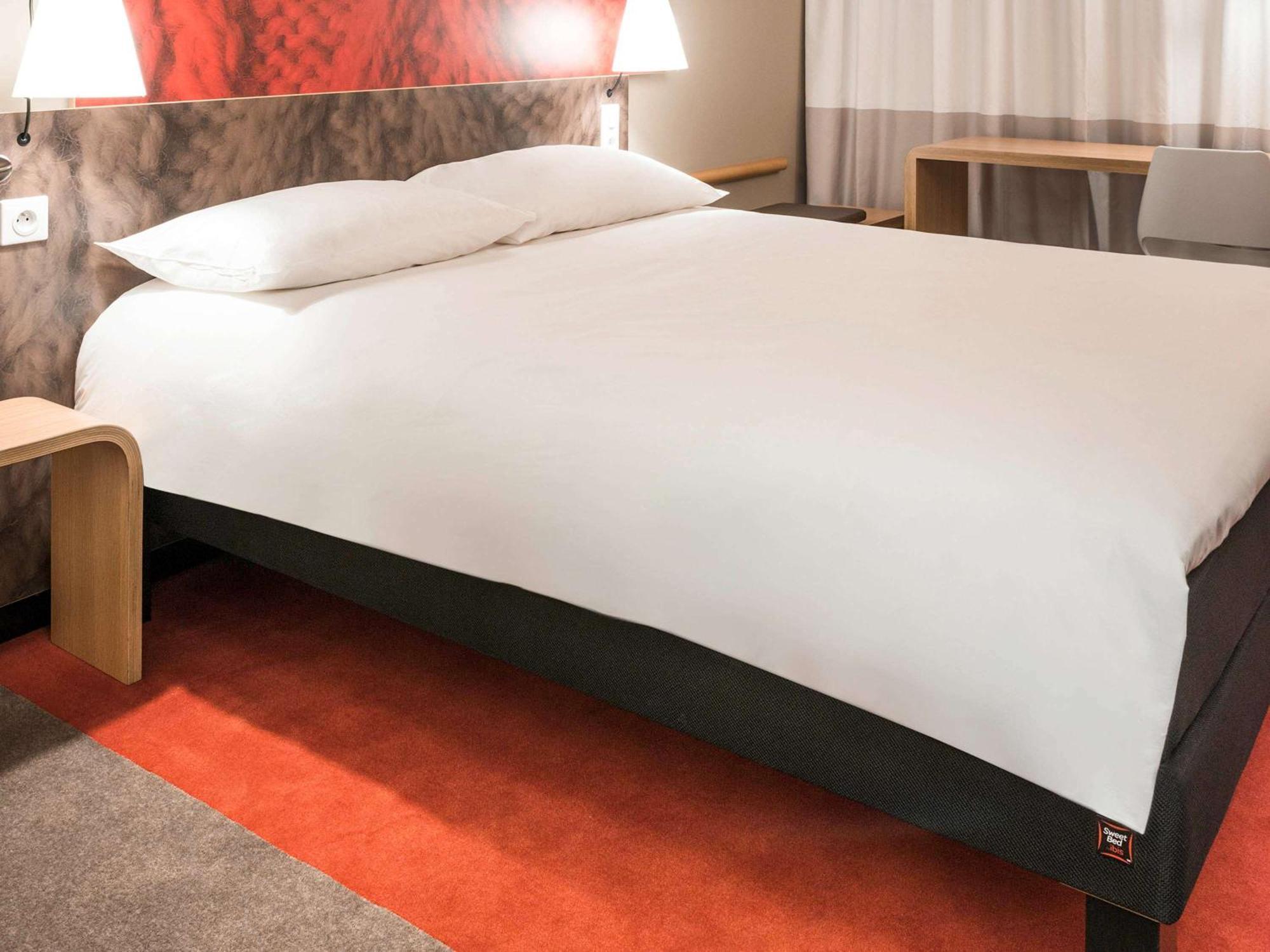 Ibis Caen Porte De Bretagne Bretteville-sur-Odon Exterior foto