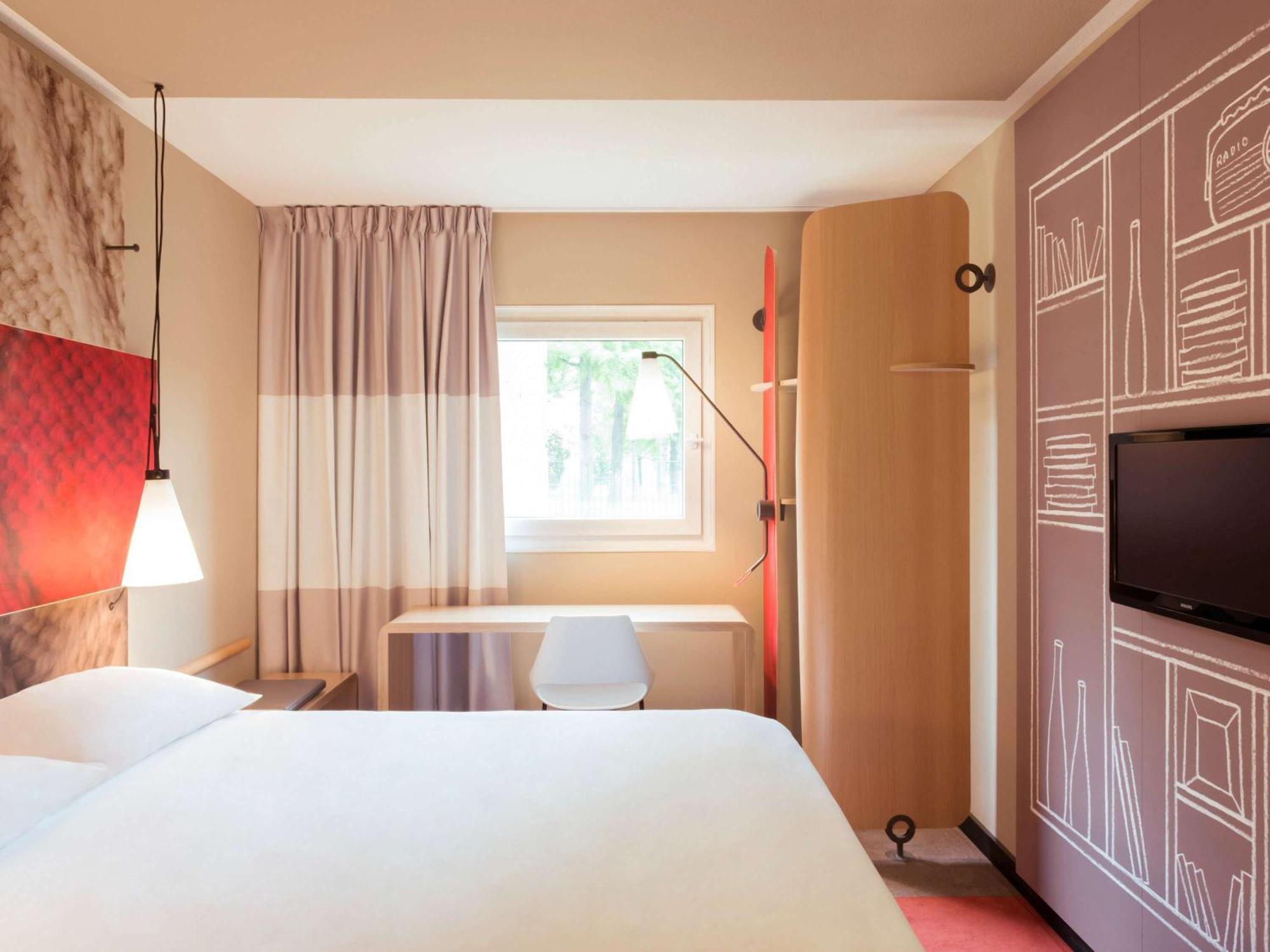 Ibis Caen Porte De Bretagne Bretteville-sur-Odon Exterior foto